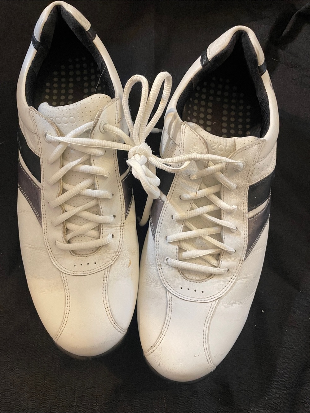 Ecco White Leather Athletic Sneakers with Black Side Panels